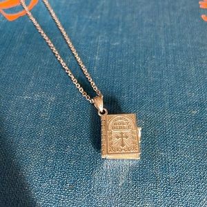 Vintage sterling silver holy Bible necklace with pages that turn 16”